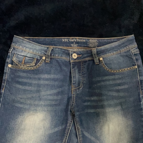 Capris Pants - Picture 2 of 4